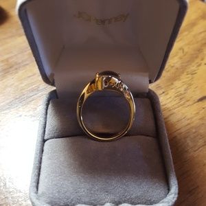 Jewelry - Gold band with tigers eye stone, size 6 Jewelry - Gold band with tigers eye stone, size 6
